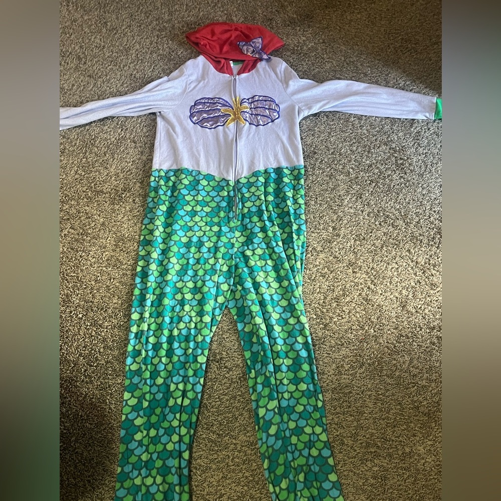 LITTLE MERMAID ONESIE 🧜🏻‍♀️